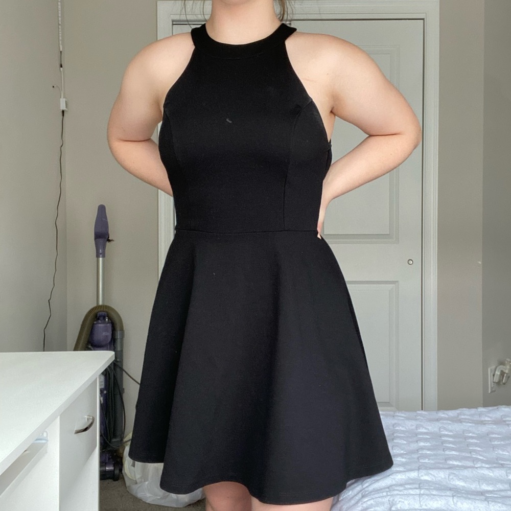 Black Windsor Homecoming Dress